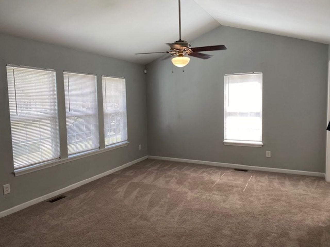 102 Manning Way - Photo 2 of 19
