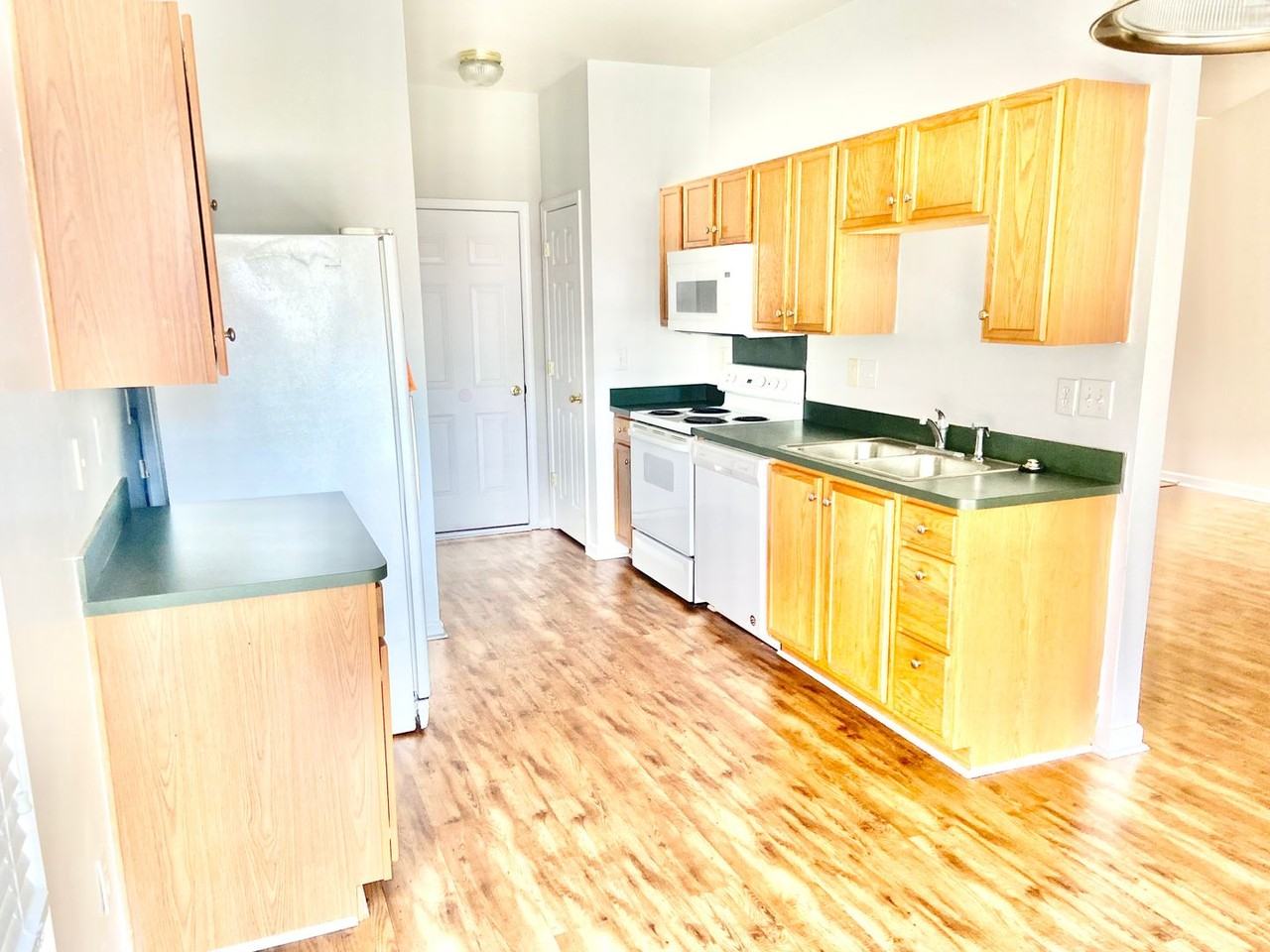 1622 Baylor Dr - Photo 2 of 14