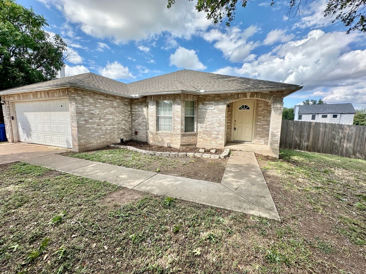 1220 Faber Dr - Photo 2 of 30