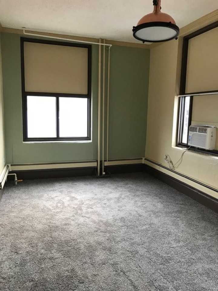 312 Lawler - Photo 2 of 28