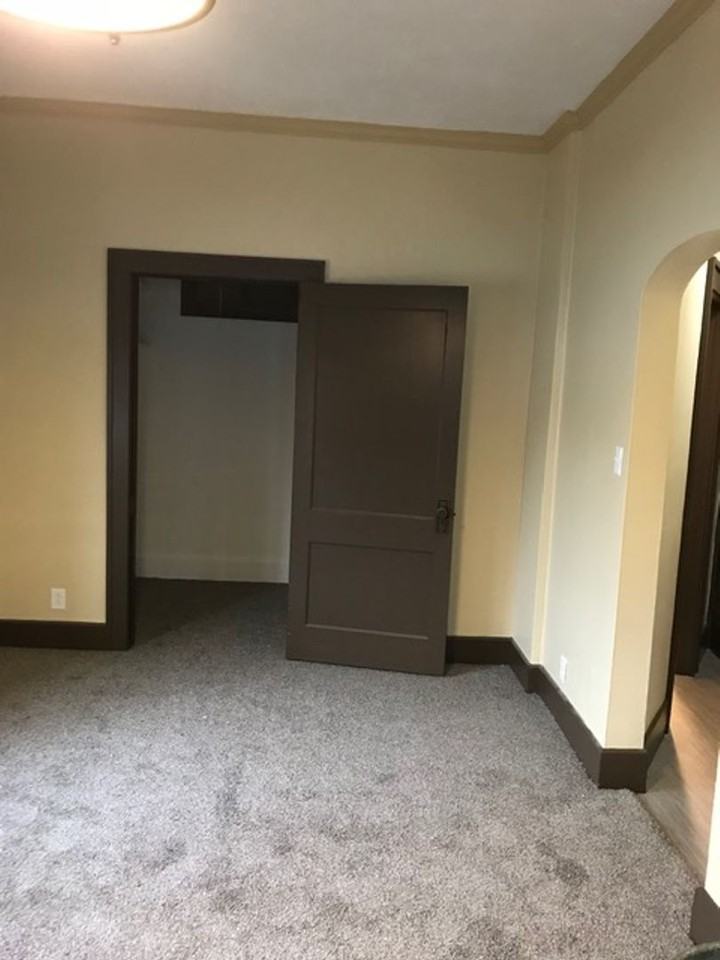 312 Lawler - Photo 5 of 28