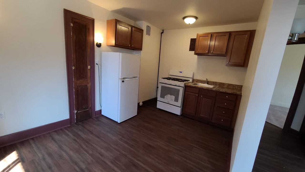 Lebanon Hall Apartments - Photo 2 of 15