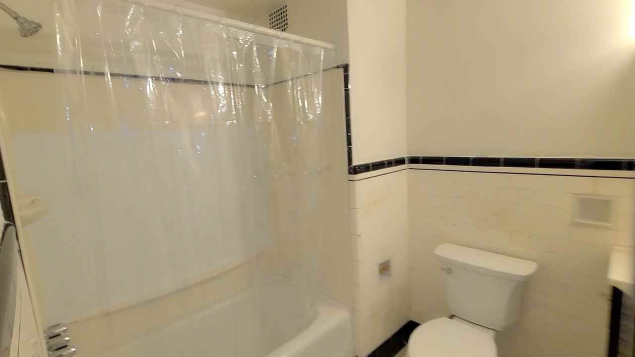 Lebanon Hall Apartments - Photo 7 of 15