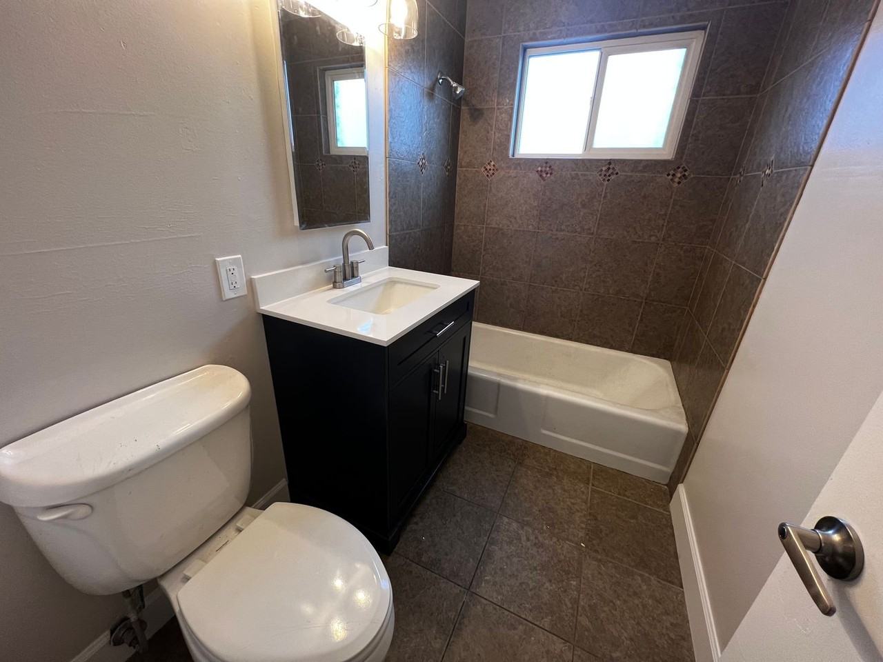 720 Canal St - Photo 3 of 7