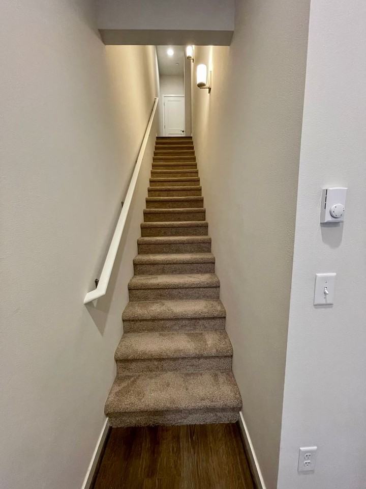 10938 Ne 189th St #D - Photo 3 of 36