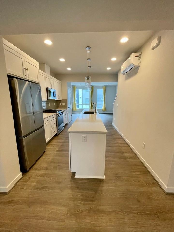 10938 Ne 189th St #D - Photo 7 of 36