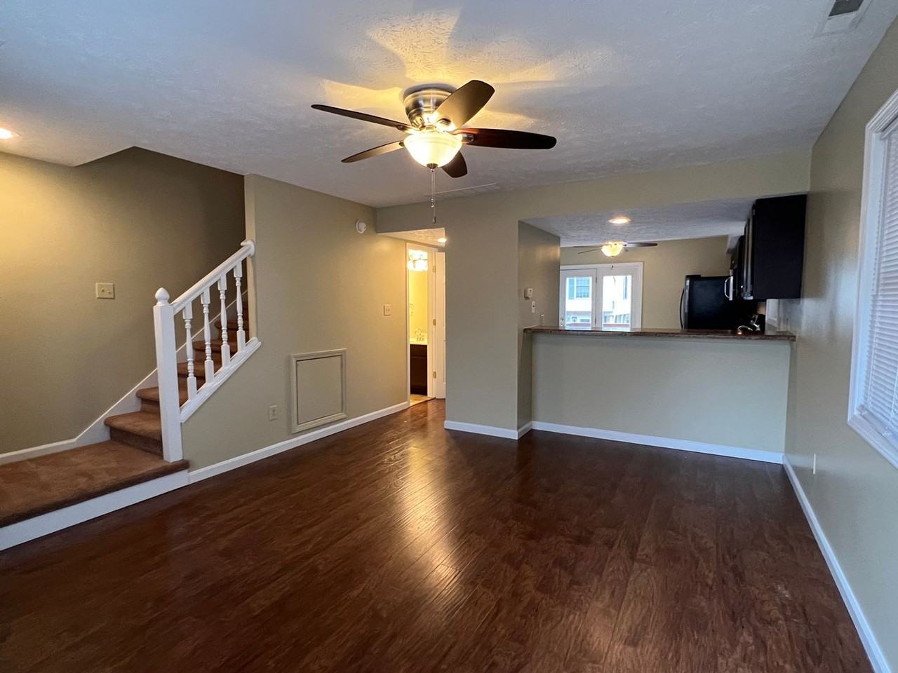 762 E Sherwood Hills Dr - Photo 7 of 26