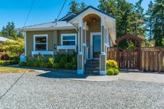 615 E Crescent Harbor Rd - Photo 1 of 1