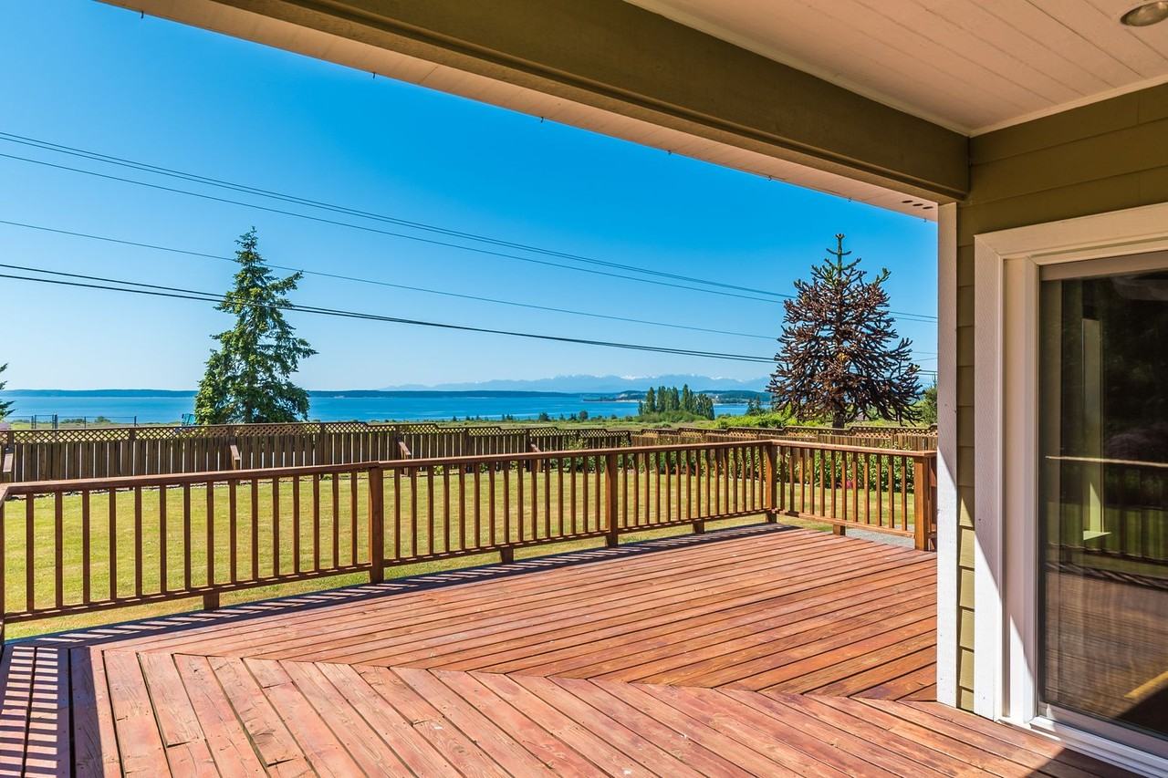 615 E Crescent Harbor Rd - Photo 5 of 27