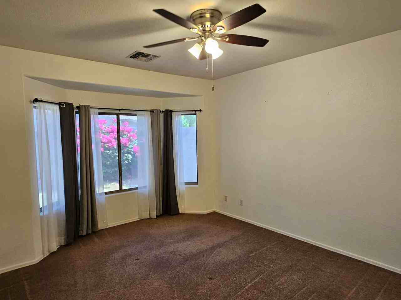 12546 Honeysuckle Street - Photo 5 of 14