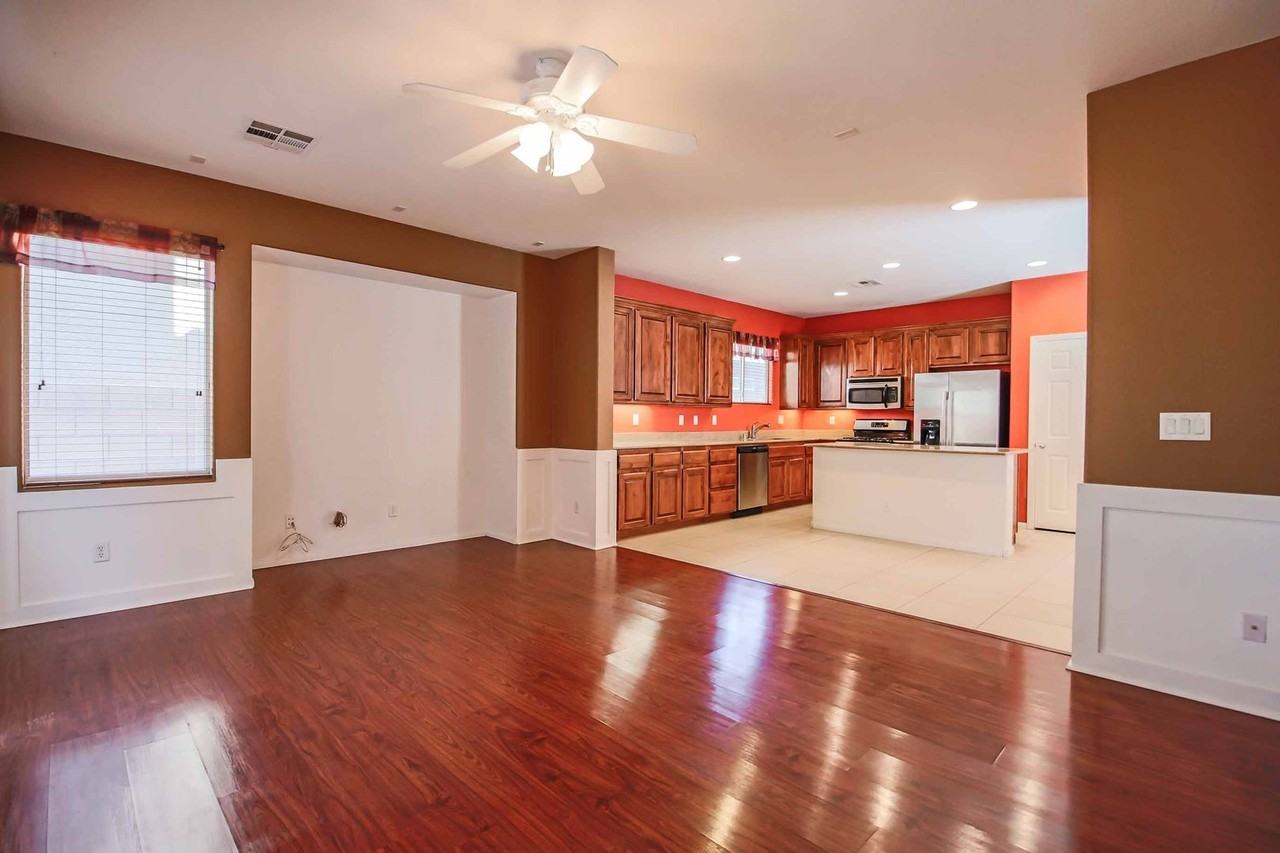 10879 Florence Hills St - Photo 4 of 18