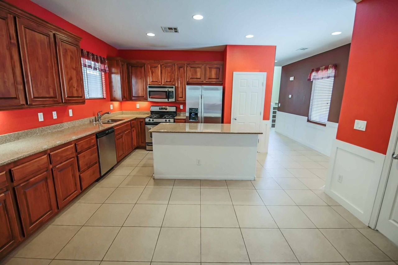 10879 Florence Hills St - Photo 7 of 18