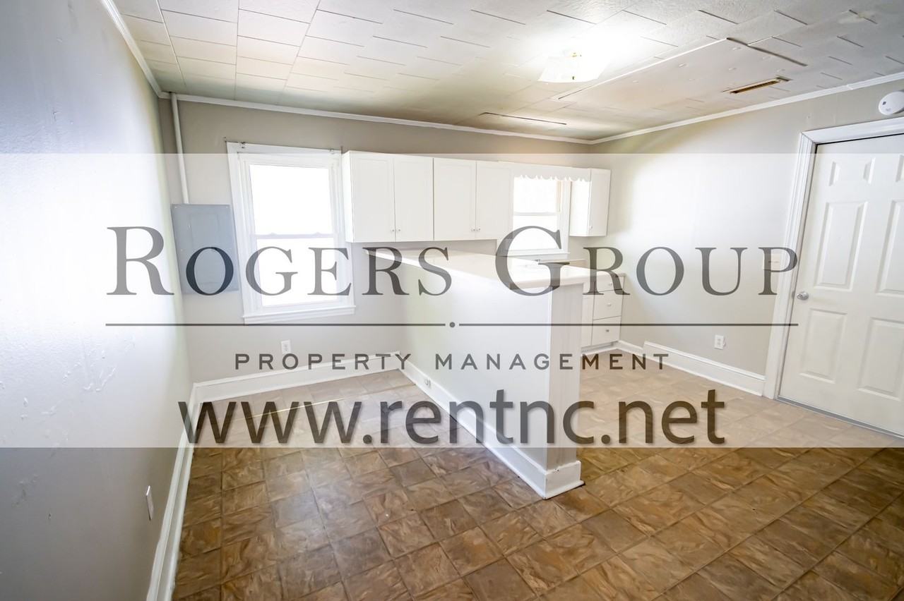 2039 Francis Ave - Photo 2 of 8