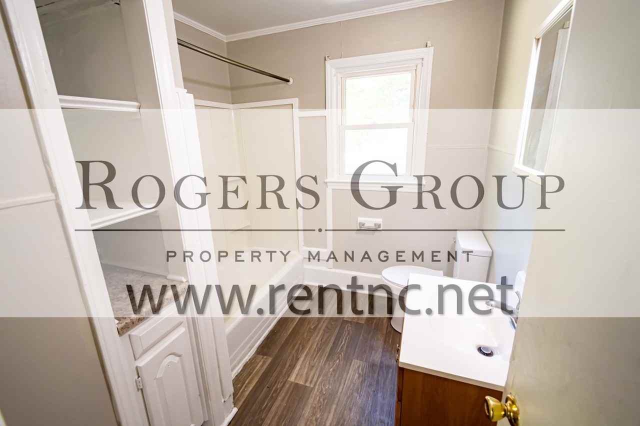 2039 Francis Ave - Photo 6 of 8