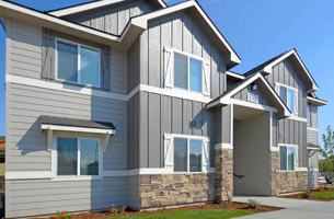 featured image of 6652 W Irving St