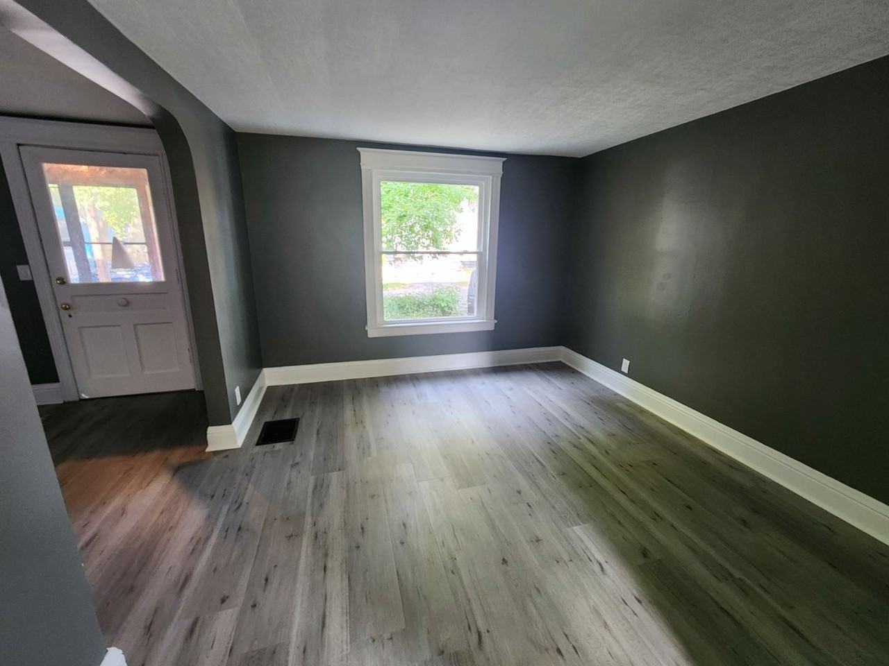 72 Lisbon St - Photo 2 of 11