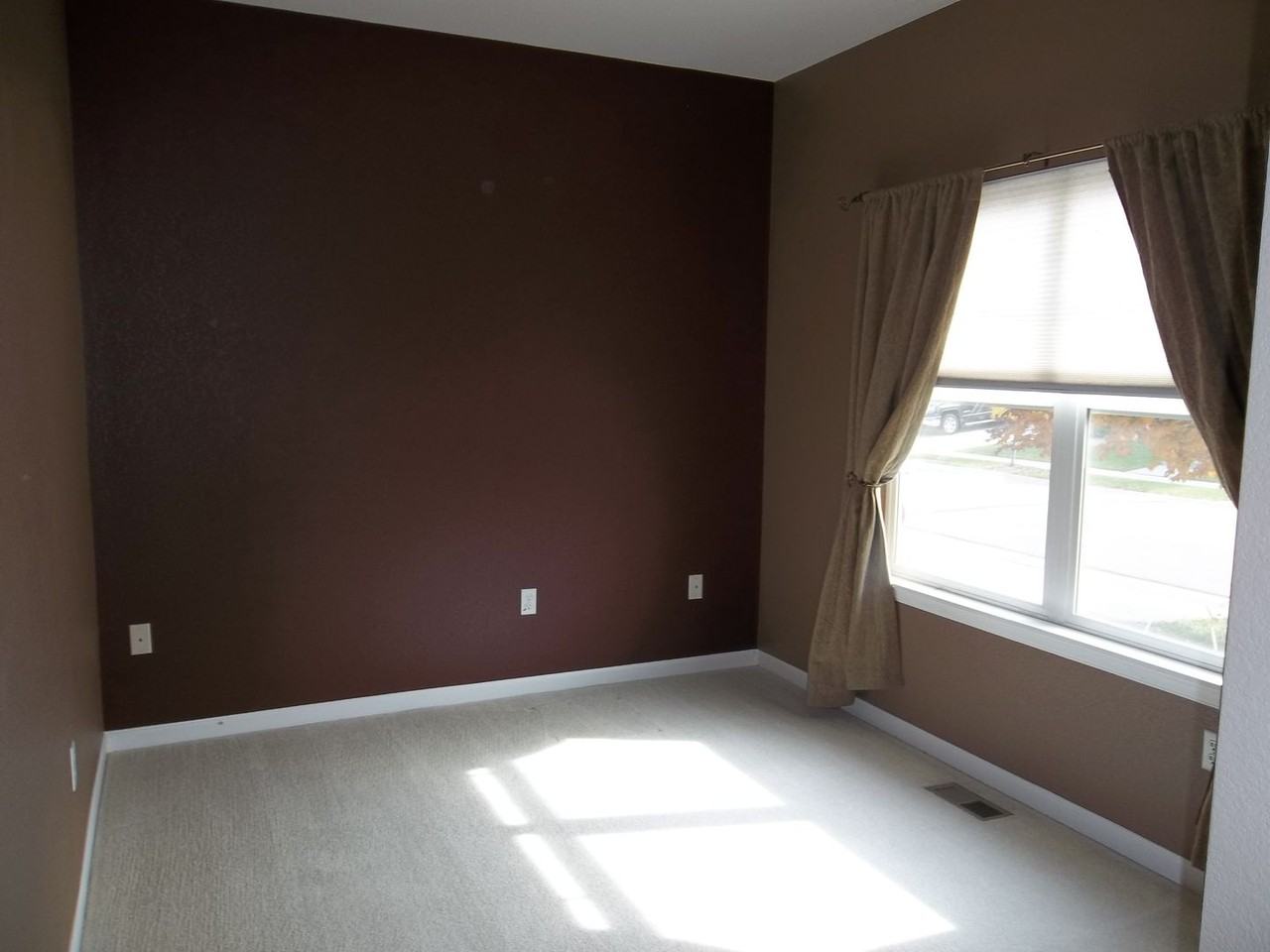 2820 Brush Creek Dr - Photo 3 of 12