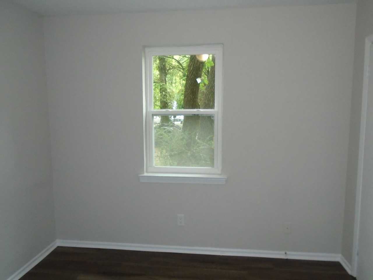 2507 Staten Ave - Photo 4 of 14