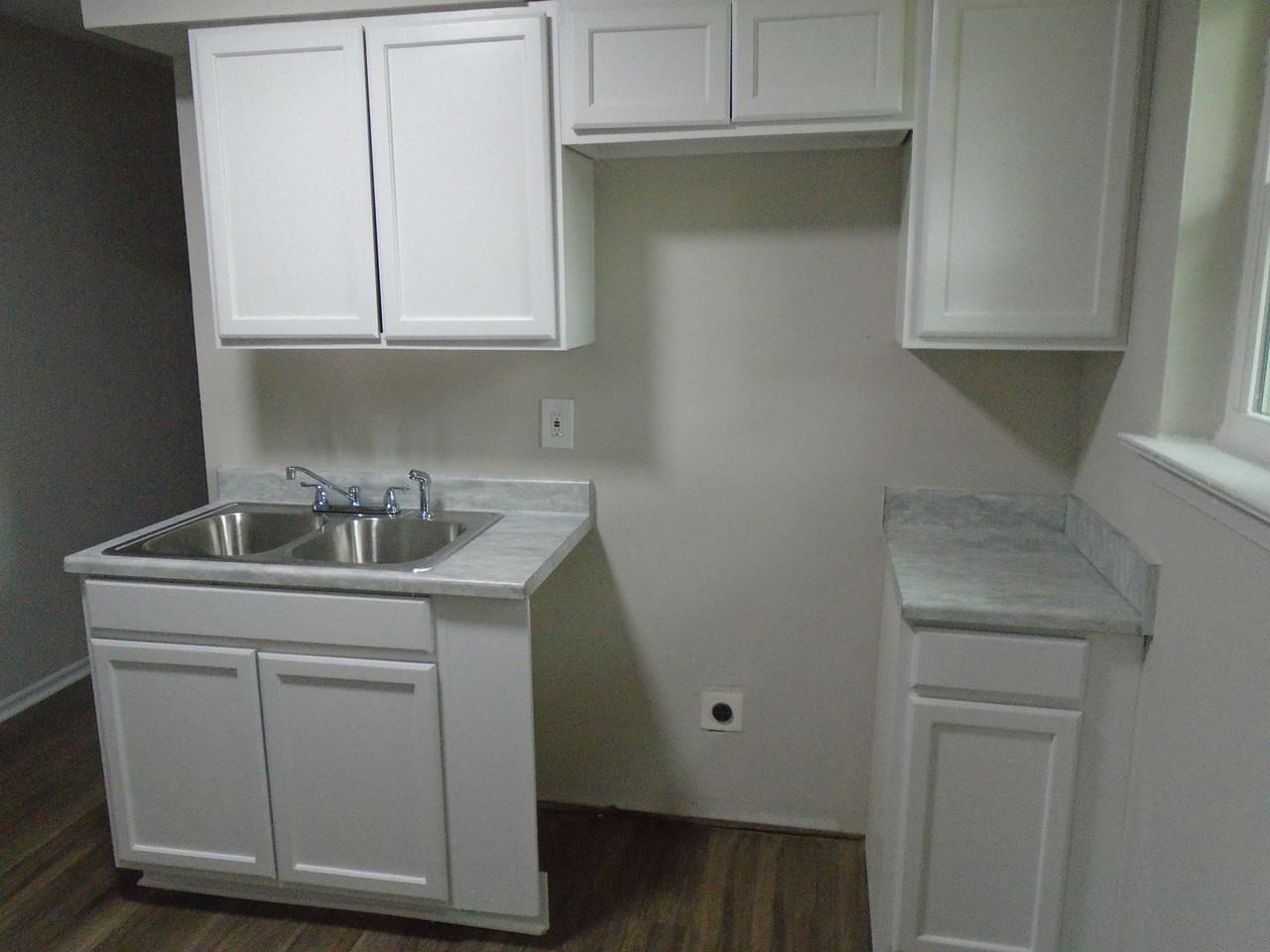 2507 Staten Ave - Photo 2 of 14