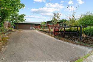 10914 E Burnside St - Photo 1 of 1