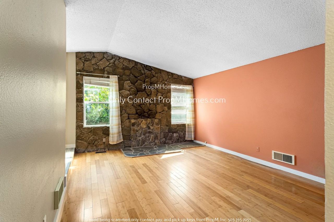 10914 East Burnside Street - Photo 4 of 28