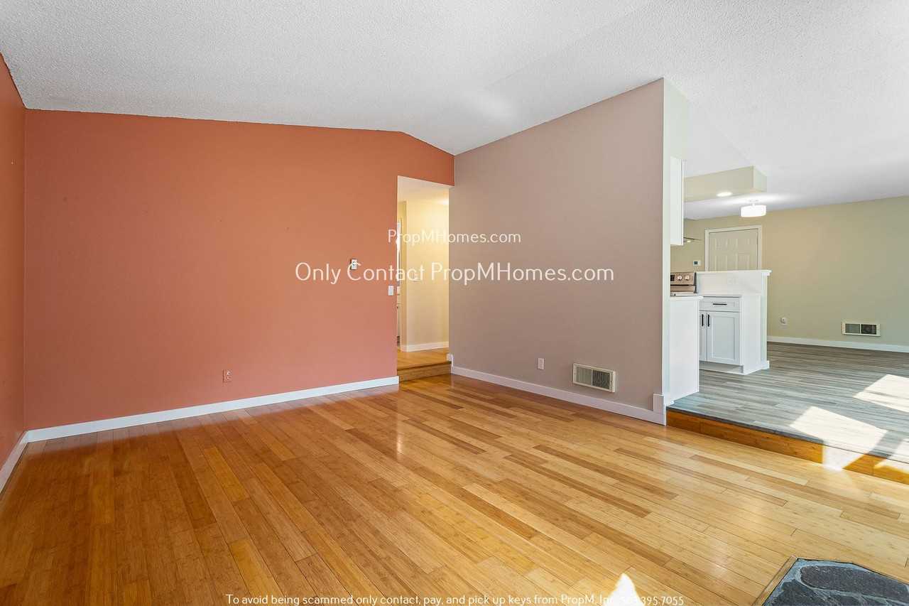 10914 East Burnside Street - Photo 6 of 28