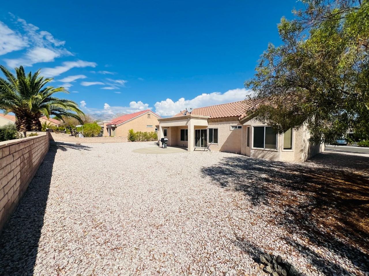 8825 Stoney Point Dr - Photo 2 of 14