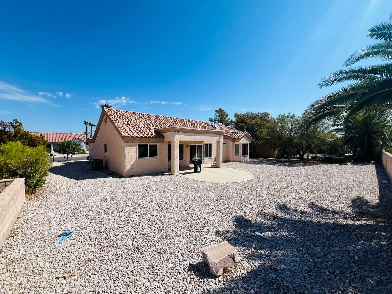 8825 Stoney Point Dr - Photo 3 of 14