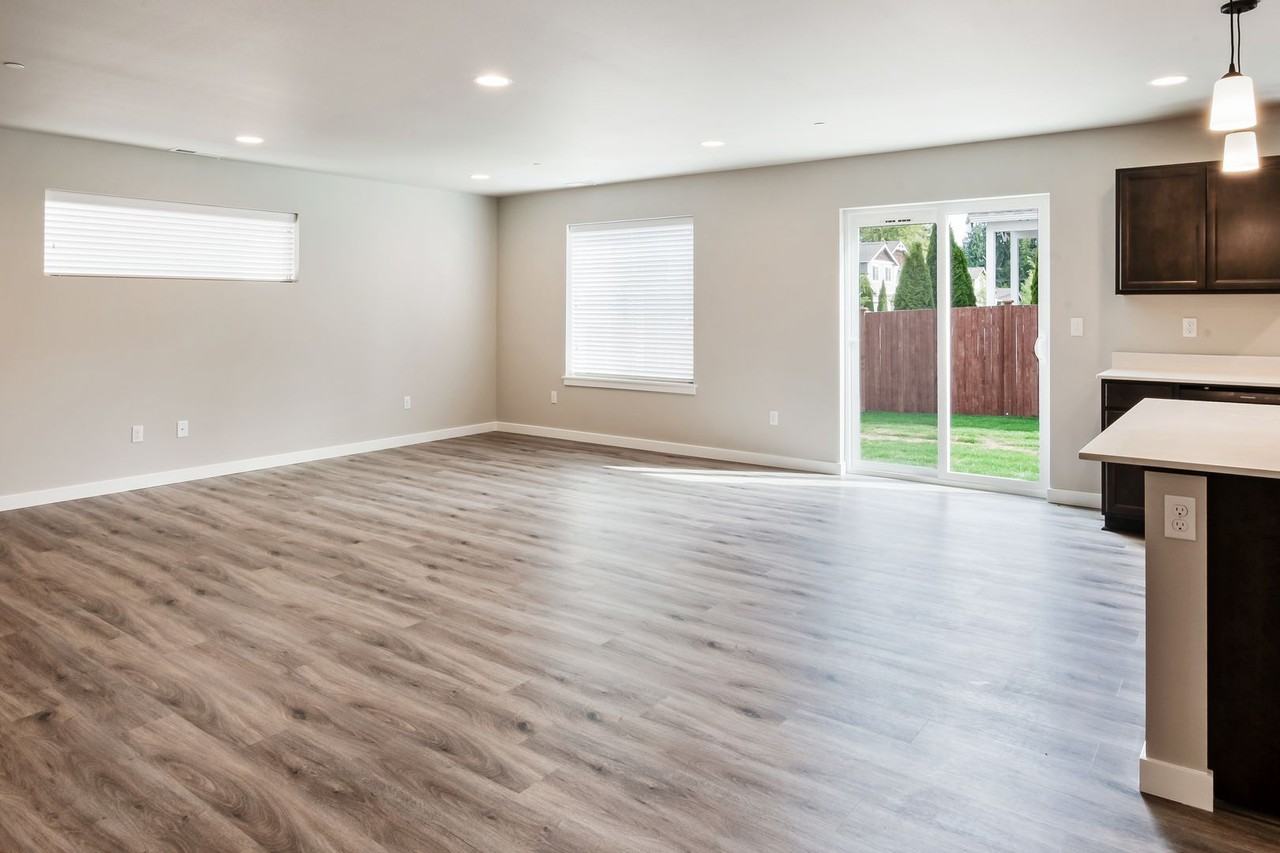8407 63rd St Ne - Photo 2 of 20