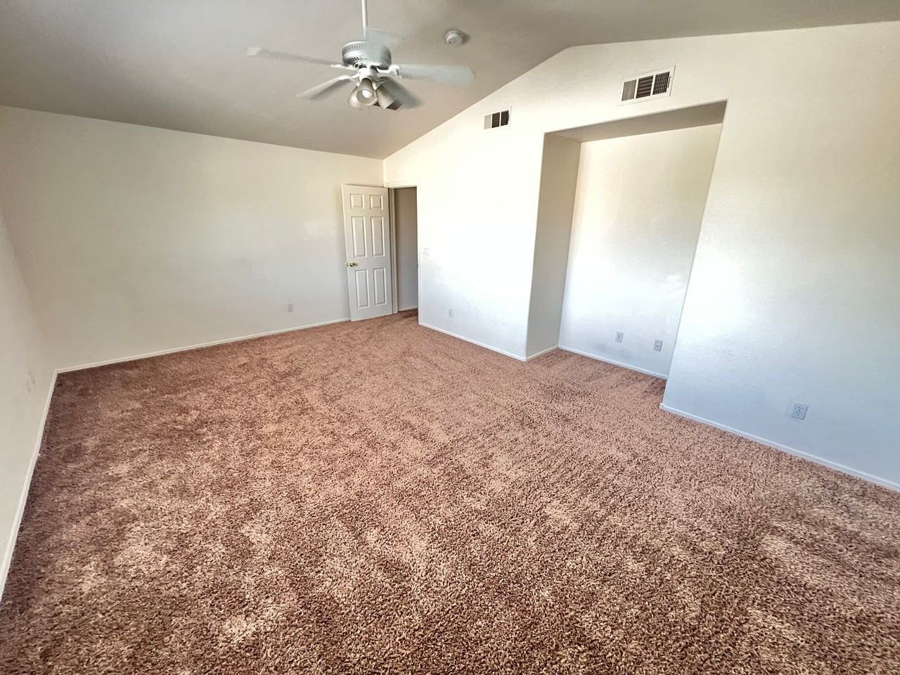 5813 Michael Dean St - Photo 3 of 20