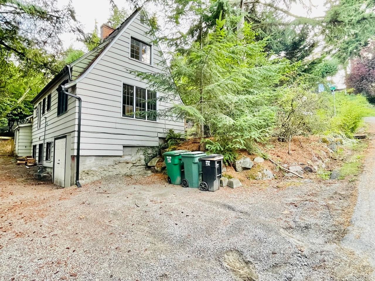 9128 17th Ave Ne - Photo 3 of 18