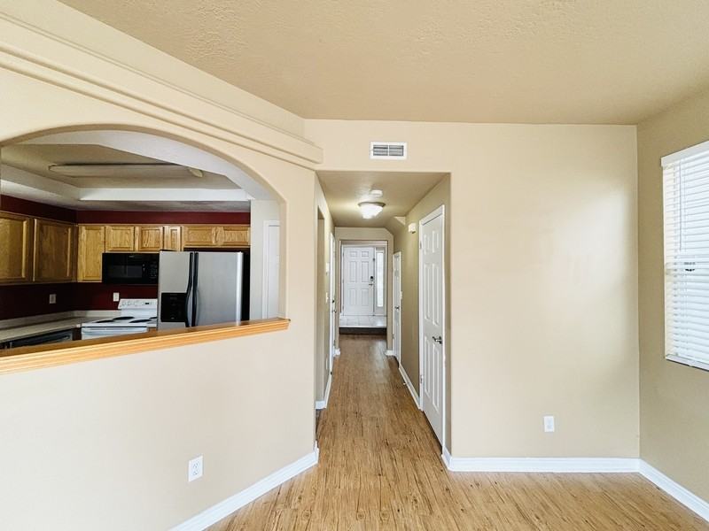 14240 S Daisyfield Dr - Photo 2 of 36