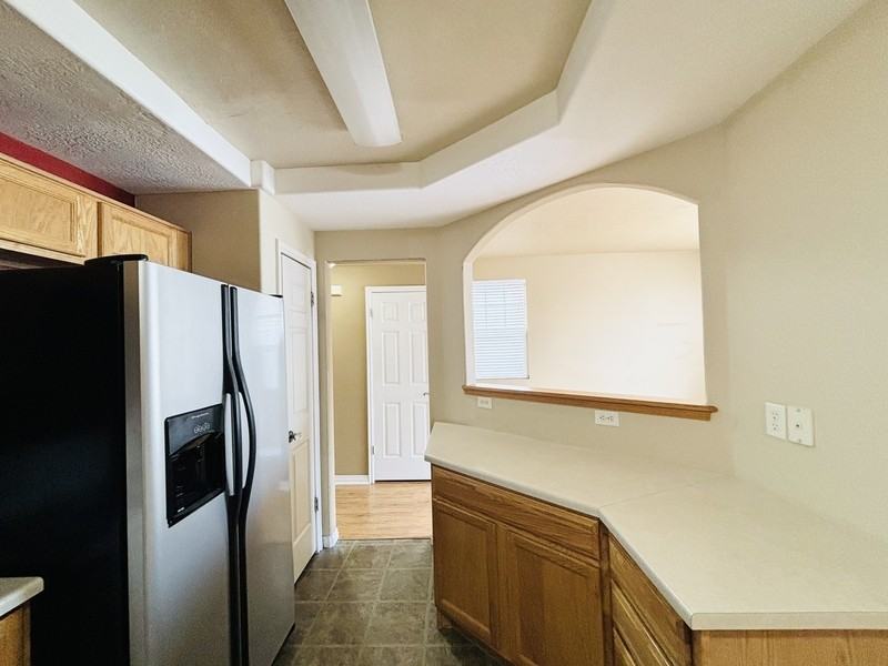 14240 S Daisyfield Dr - Photo 3 of 36