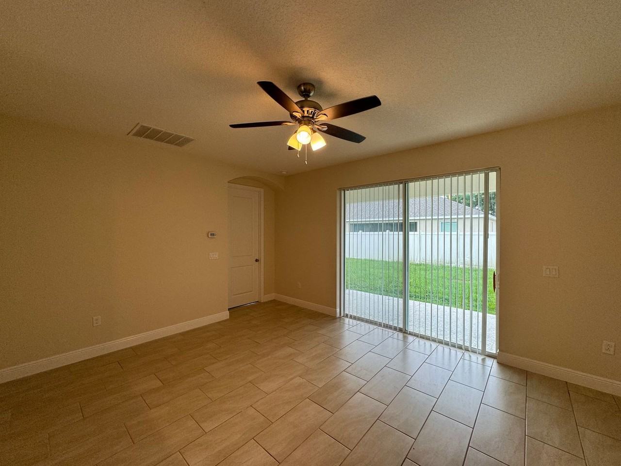 405 Last Tree Dr - Photo 2 of 22