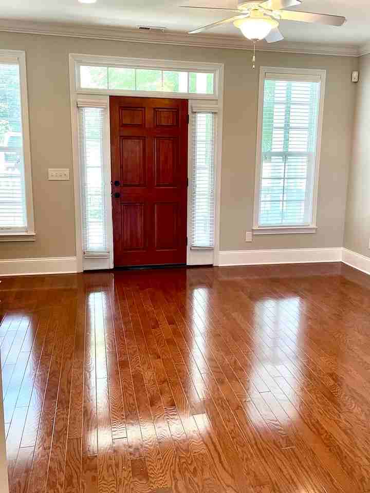 1101 Main St #20 - Photo 4 of 25