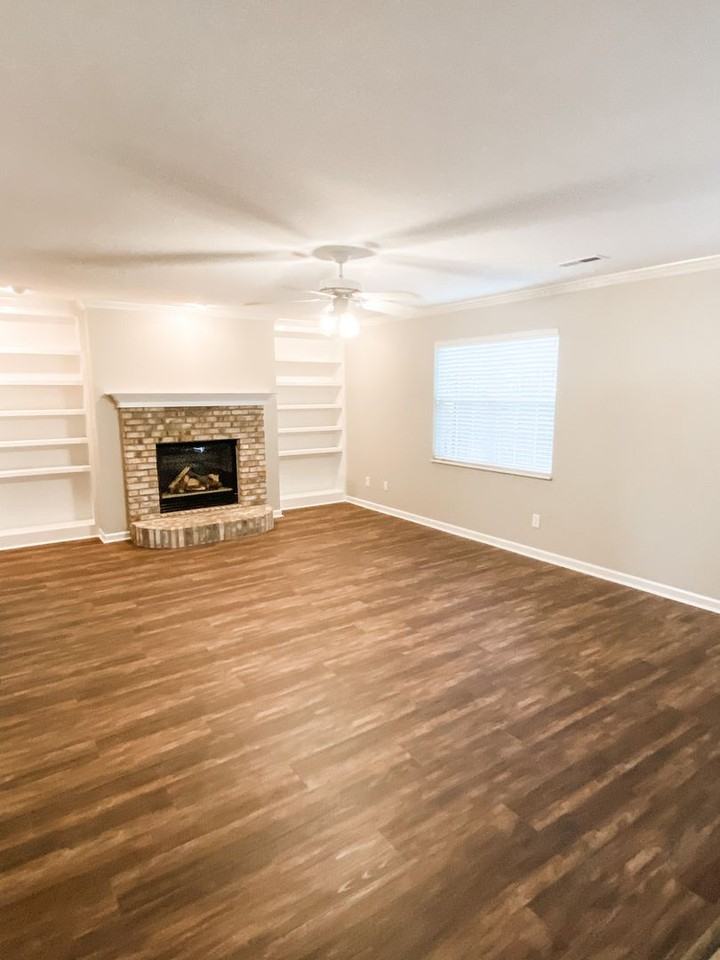 13038 Sanderling Ln - Photo 5 of 21