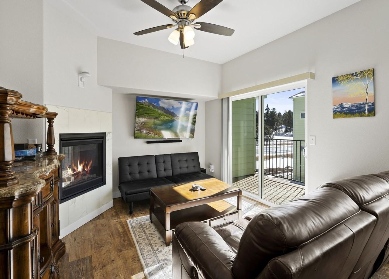 560 E Grace Ave - Photo 5 of 19