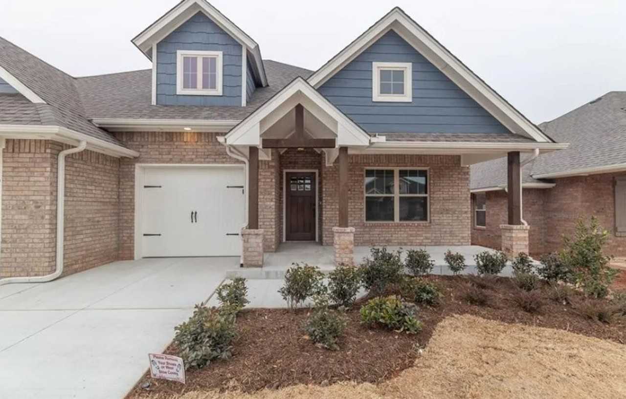 1017 Ne 34th Ter - Photo 2 of 29