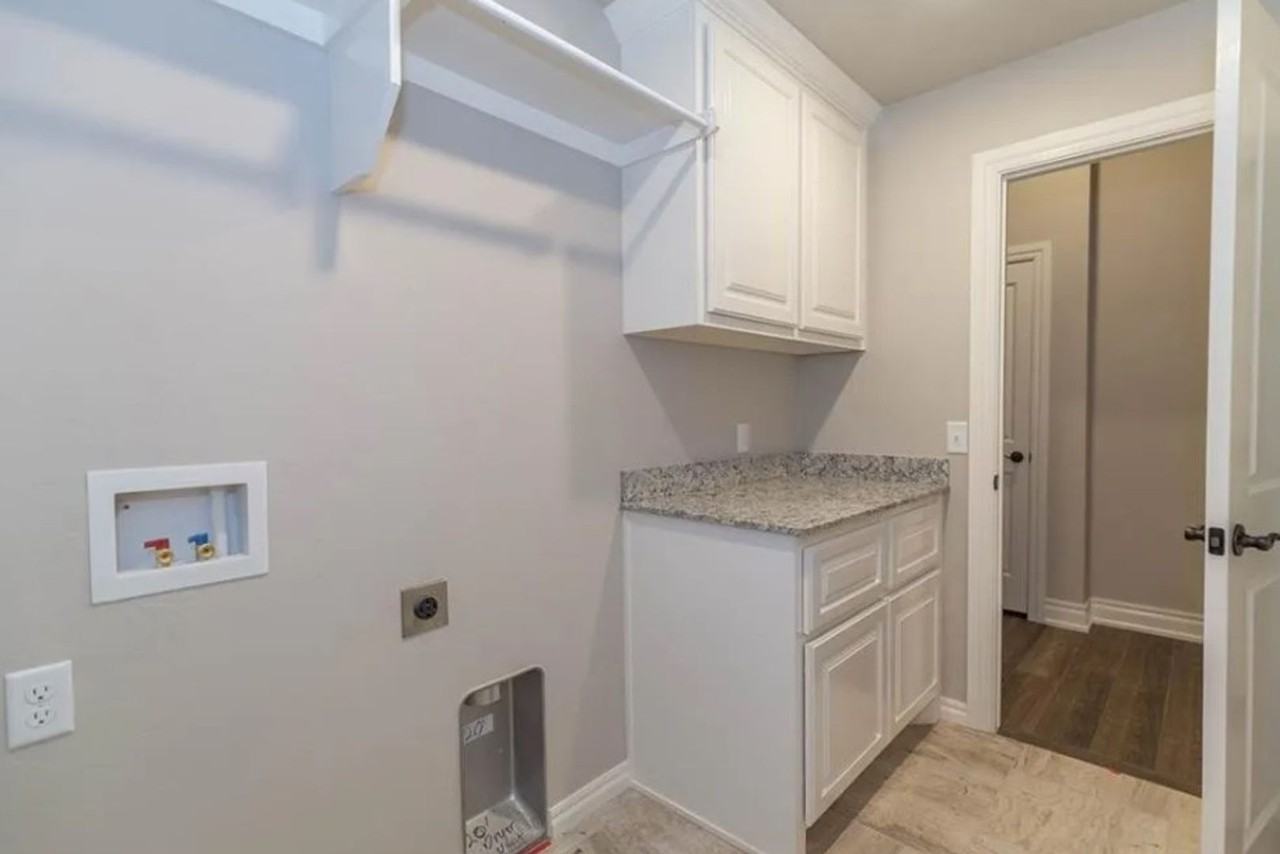 1017 Ne 34th Ter - Photo 7 of 29