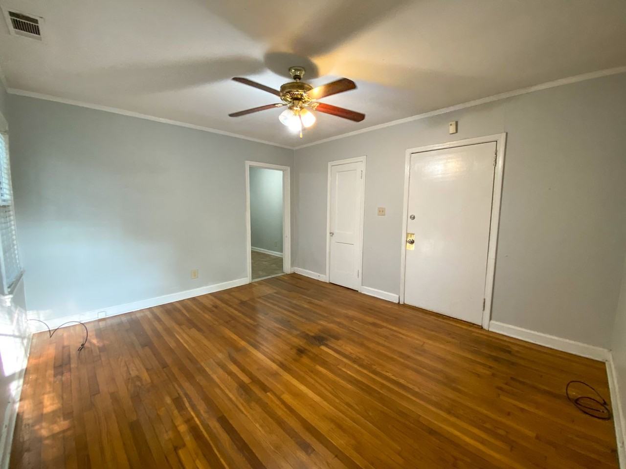 380 N Willett St - Photo 5 of 15