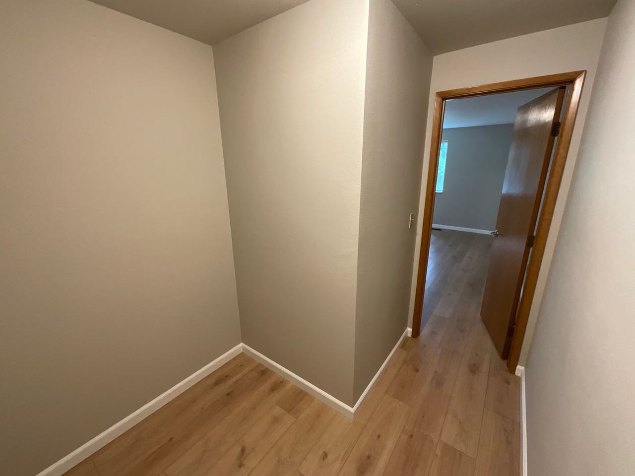 6500 73rd Pl Ne - Photo 3 of 12