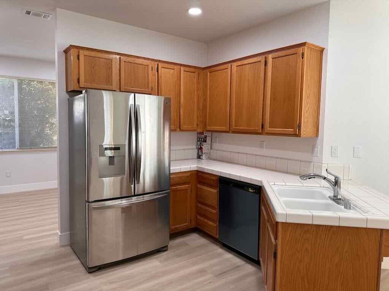 5662 Murrell St - Photo 4 of 23
