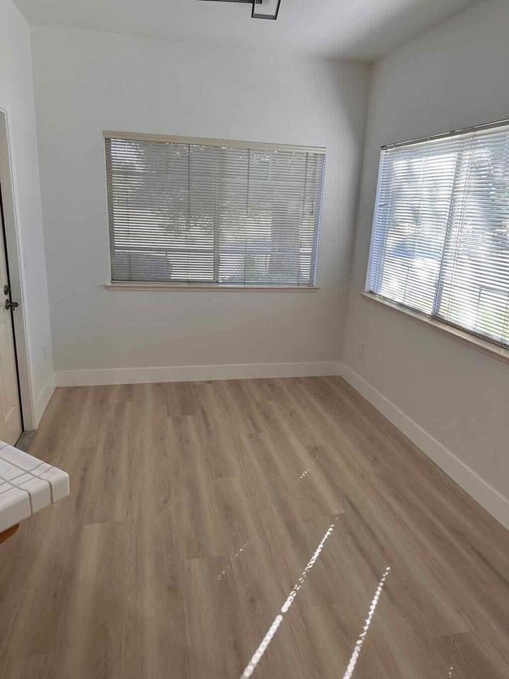 5662 Murrell St - Photo 5 of 23
