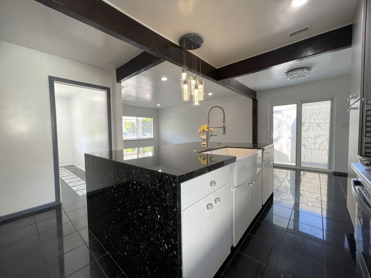 8824 Tyrone Ave - Photo 4 of 19