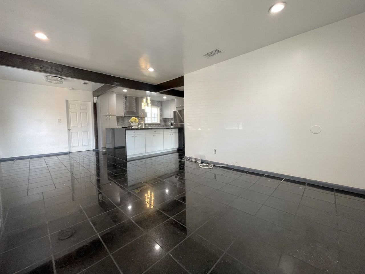 8824 Tyrone Ave - Photo 7 of 19