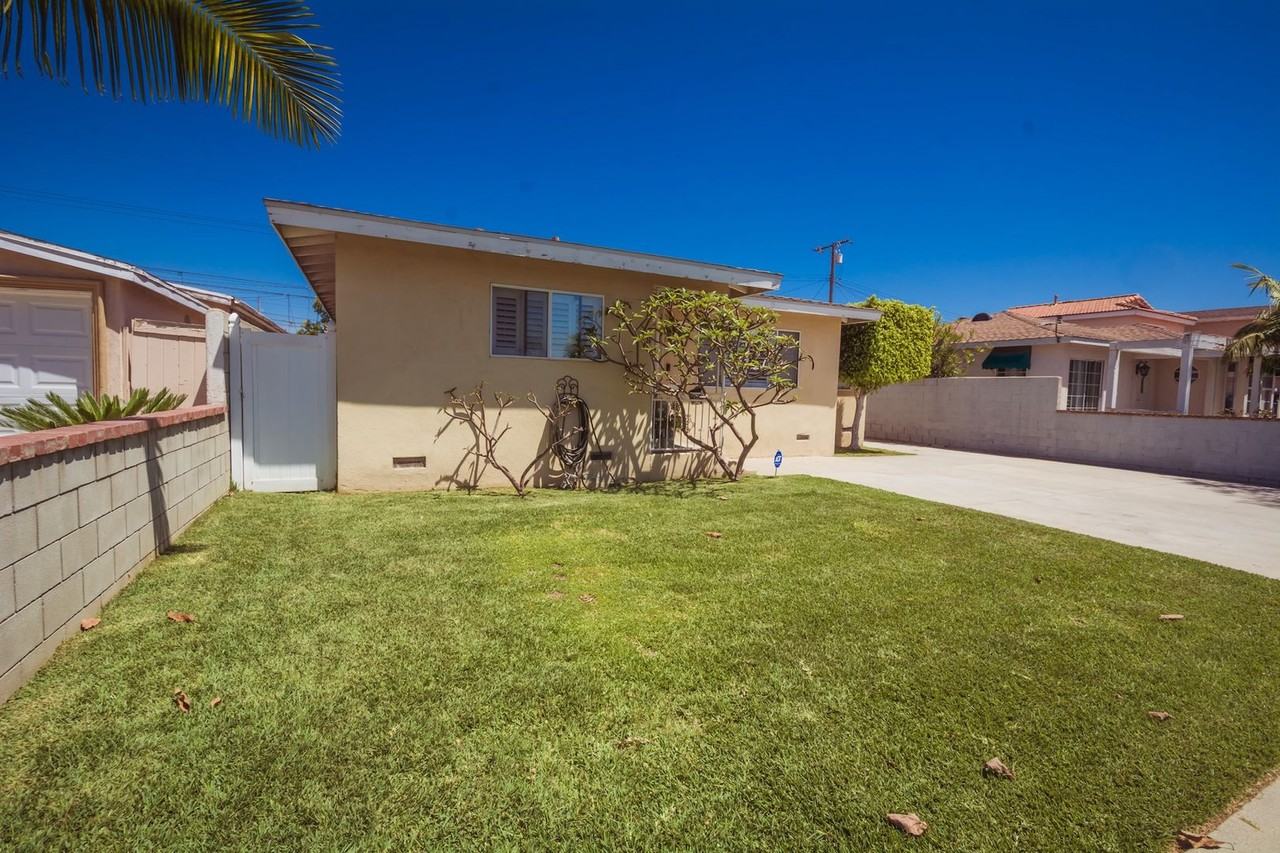 11433 Littchen St - Photo 3 of 35
