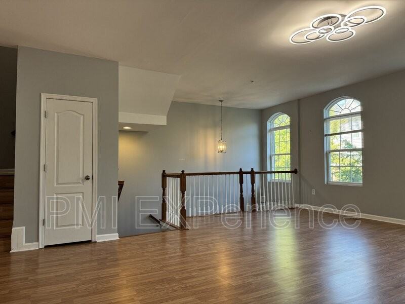 2213 Congresbury Pl - Photo 5 of 42