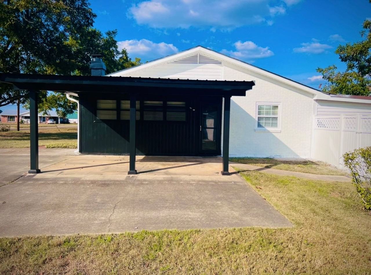 72 Wells Ave - Photo 3 of 26