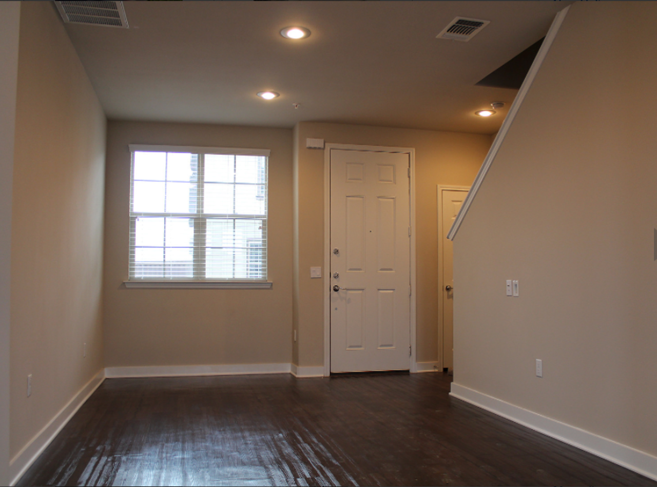 Gated 3 bdrm 2.5 bath Townhome with attached 1 car garage - Photo 7 of 14