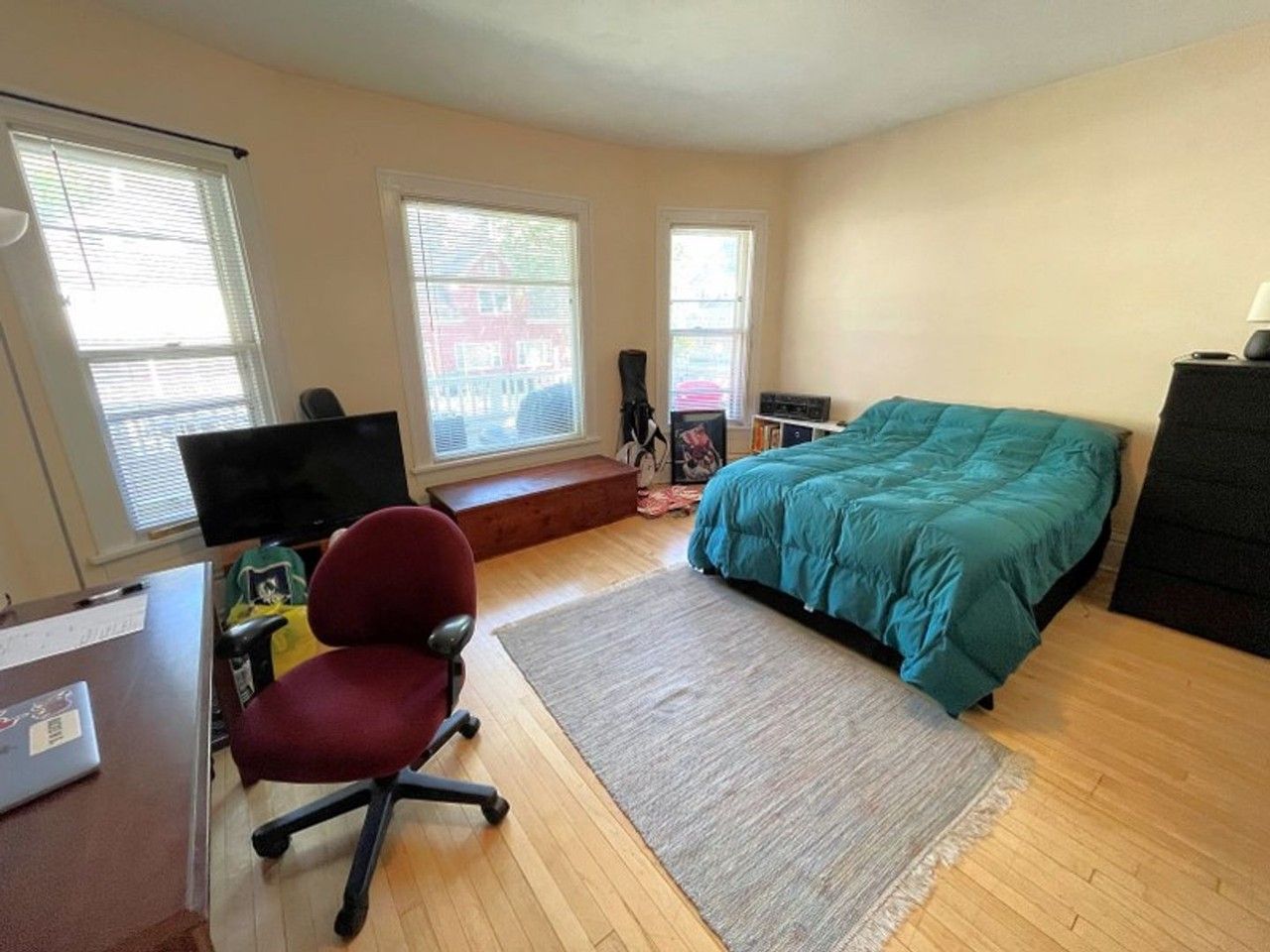 130 Lathrop St - Photo 6 of 34